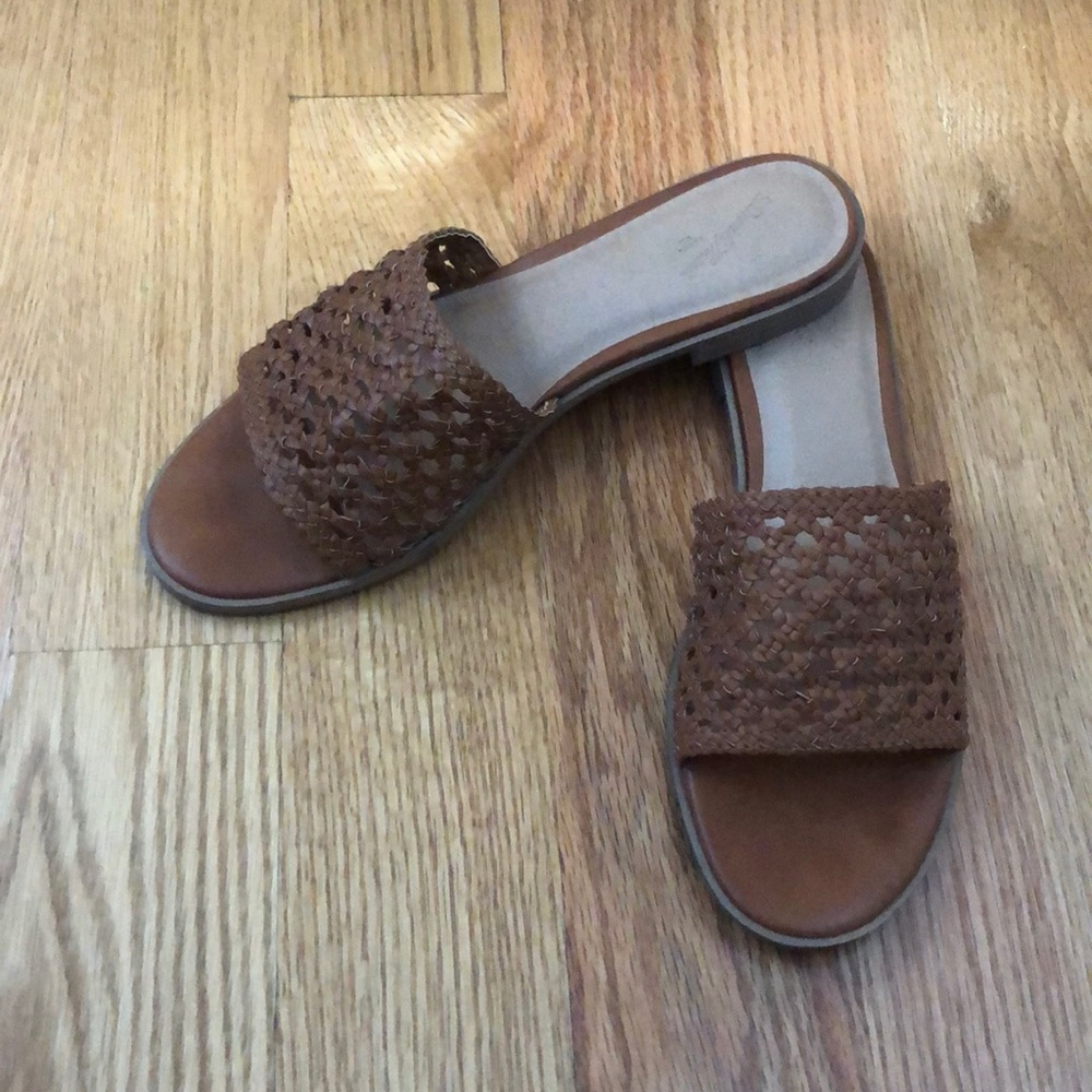 Brown leather sandals